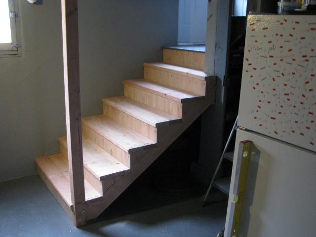 New stairs installed w/o handrails